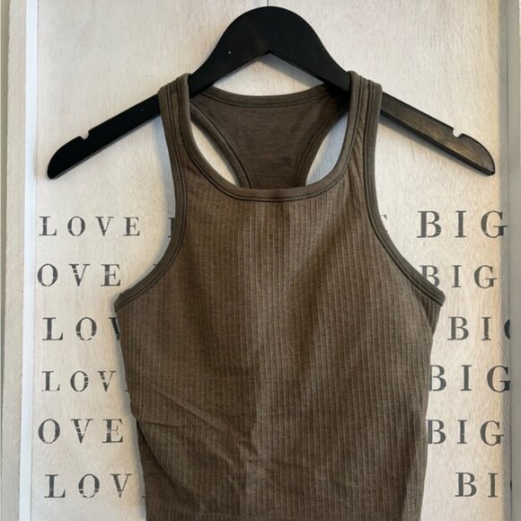 Sold  Size 6 Lululemon Wunder Train straight strap tank   electric lemon - Picture 1 of 5